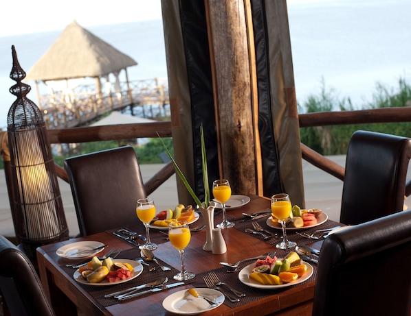 Daily buffet breakfast for a fee