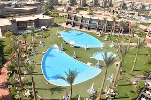 9 piscines extérieures