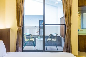 Superior Family Room, Terrace | Soundproofing, free WiFi, bed sheets - AUS Bed and Breakfast (Wujie)