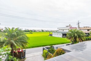 頂級四人房-附浴缸  | 隔音、免費 Wi-Fi、床單