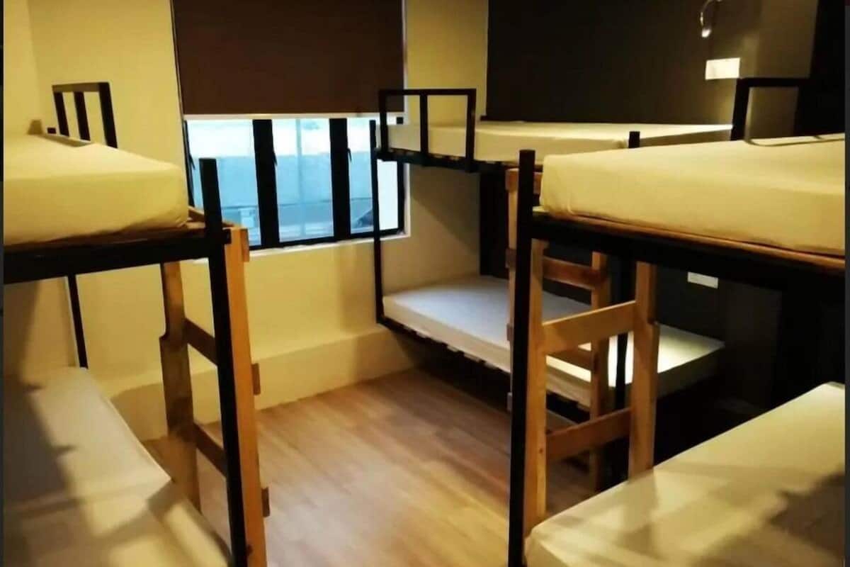 1 bedroom, in-room safe, iron/ironing board, free WiFi