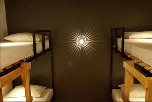 Kamar Basic, 4 kamar tidur | Brankas, setrika/meja setrika, Wi-Fi gratis, dan seprai linen