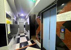 Elevator - New Wave Ampang Point Hotel (Ampang)