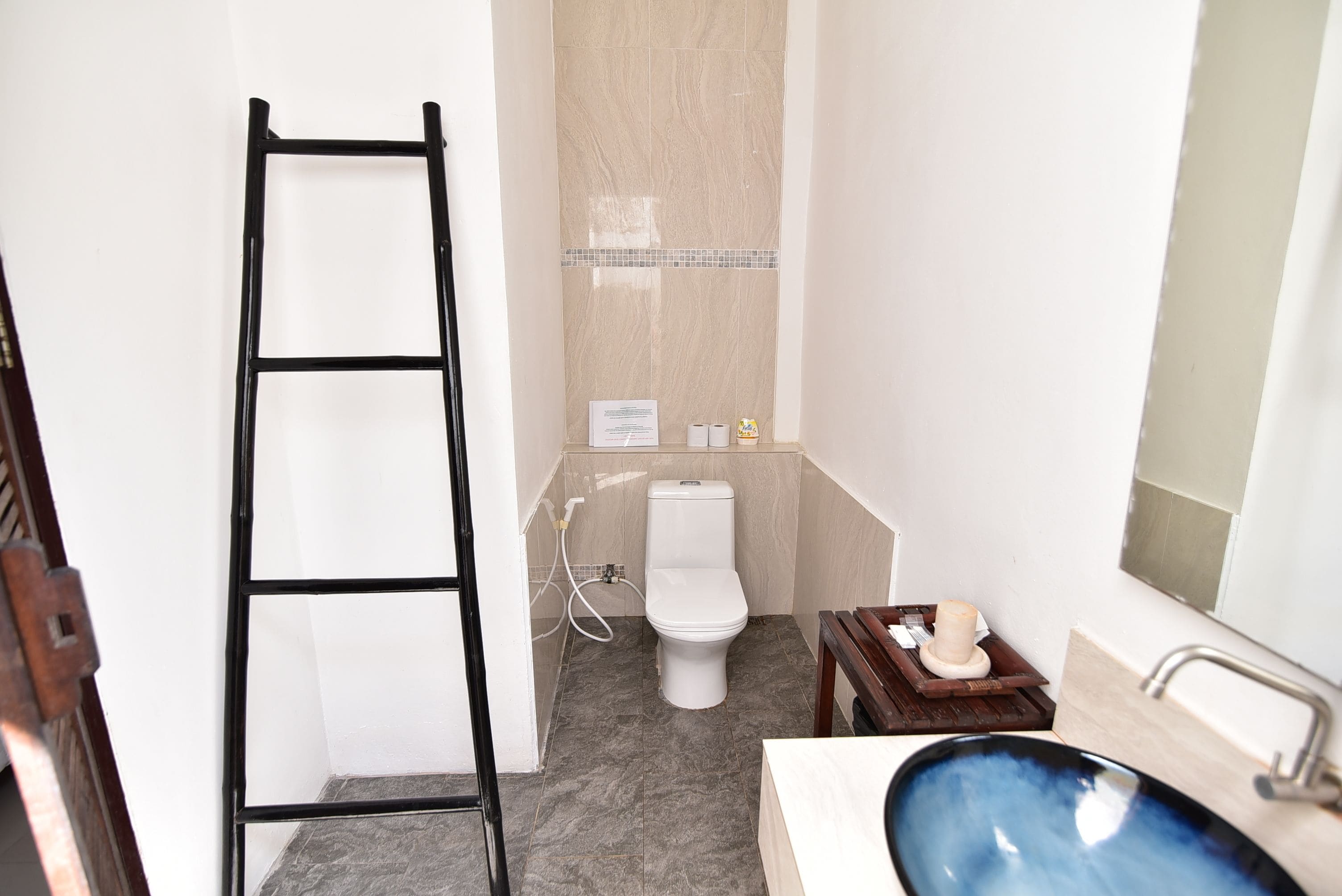 superior room, 1 king bed, patio, ocean view | bathroom | shower, free toiletries, hair dryer, towels