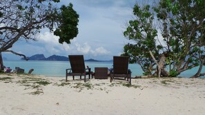 Accommodatie ligt op het strand, strandlakens, duiken