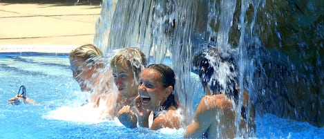 10 outdoor pools