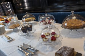 Petit déjeuner préparé sur commande servi tous les jours en supplément