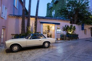 Exterior - Hôtel Le Yaca Saint-Tropez (Saint-Tropez)