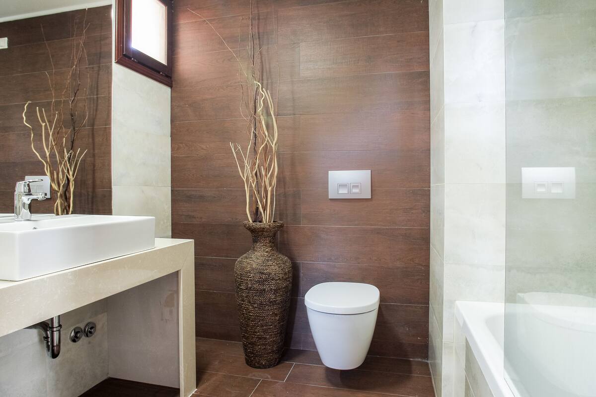 free toiletries, hair dryer, towels