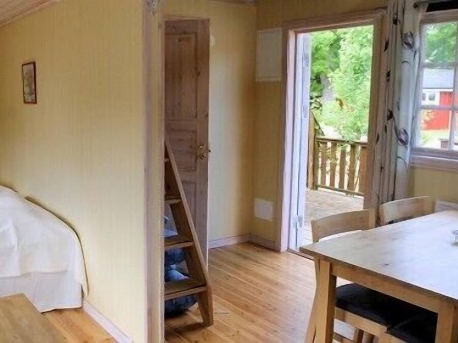 Familien-Stadtwohnung, 2Â Schlafzimmer | Wohnbereich | 32-Zoll-Fernseher mit Satellitenempfang