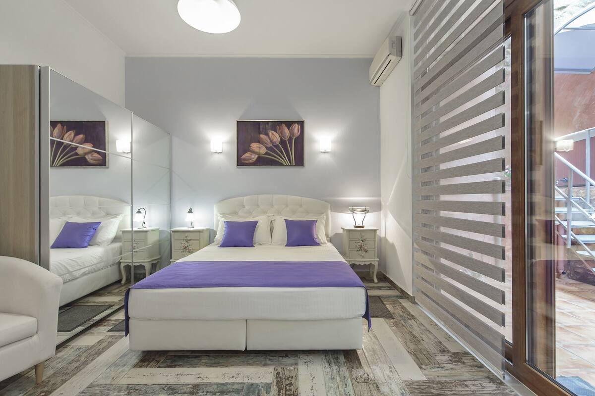 superior suite | 1 bedroom, premium bedding, select comfort beds, in-room safe