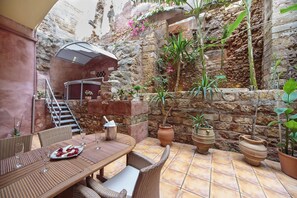 Premium bedding, Select Comfort beds, in-room safe, laptop workspace - Casa Kasteli (Chania)