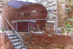 Superior Suite | Premium bedding, Select Comfort beds, in-room safe, laptop workspace - Casa Kasteli (Chania)