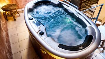 Superior Suite | Premium bedding, Select Comfort beds, in-room safe, laptop workspace