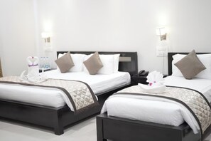 Deluxe Room | In-room safe, desk, laptop workspace, iron/ironing board - Hotel Vista Suites, Bangalore (Bengaluru)