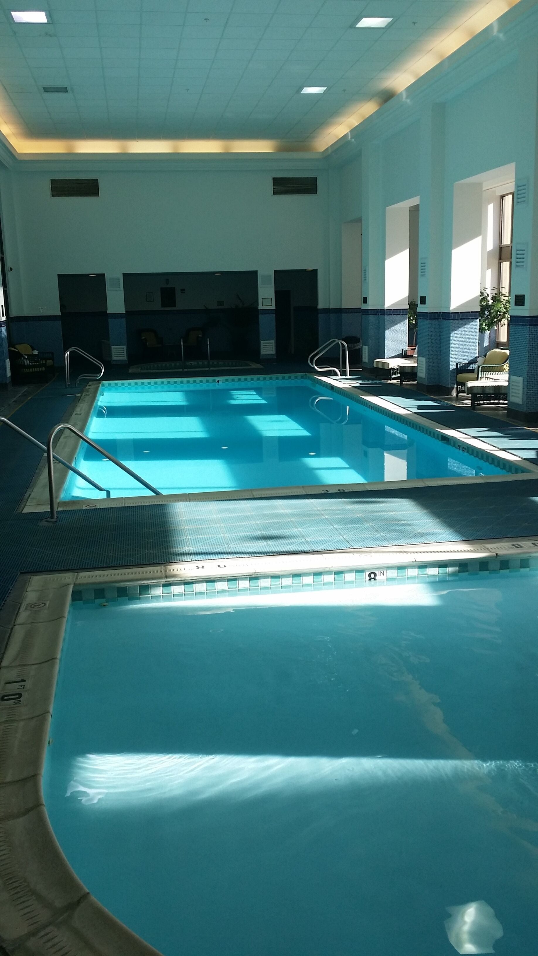 屋内プール、屋外プール