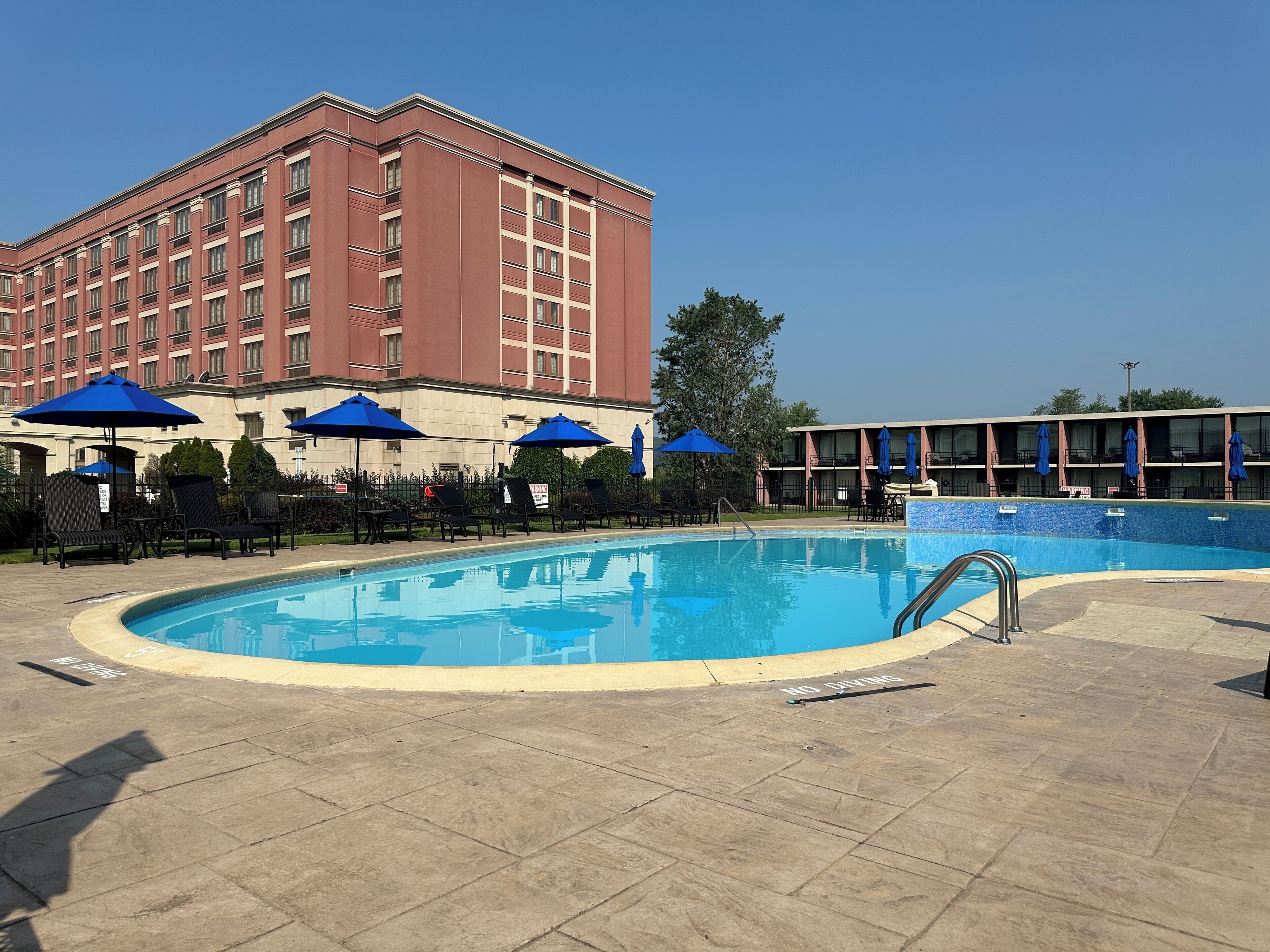 室内游泳池，室外游泳池