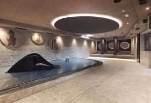 Pool - Chalet Tyrolian Apartments - by Familiaris - Pools 500 meters (Valdaora)