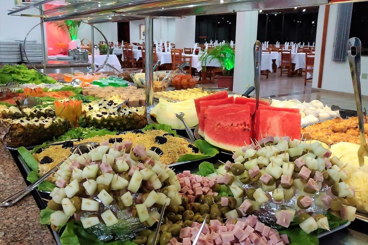 breakfast, lunch and dinner served