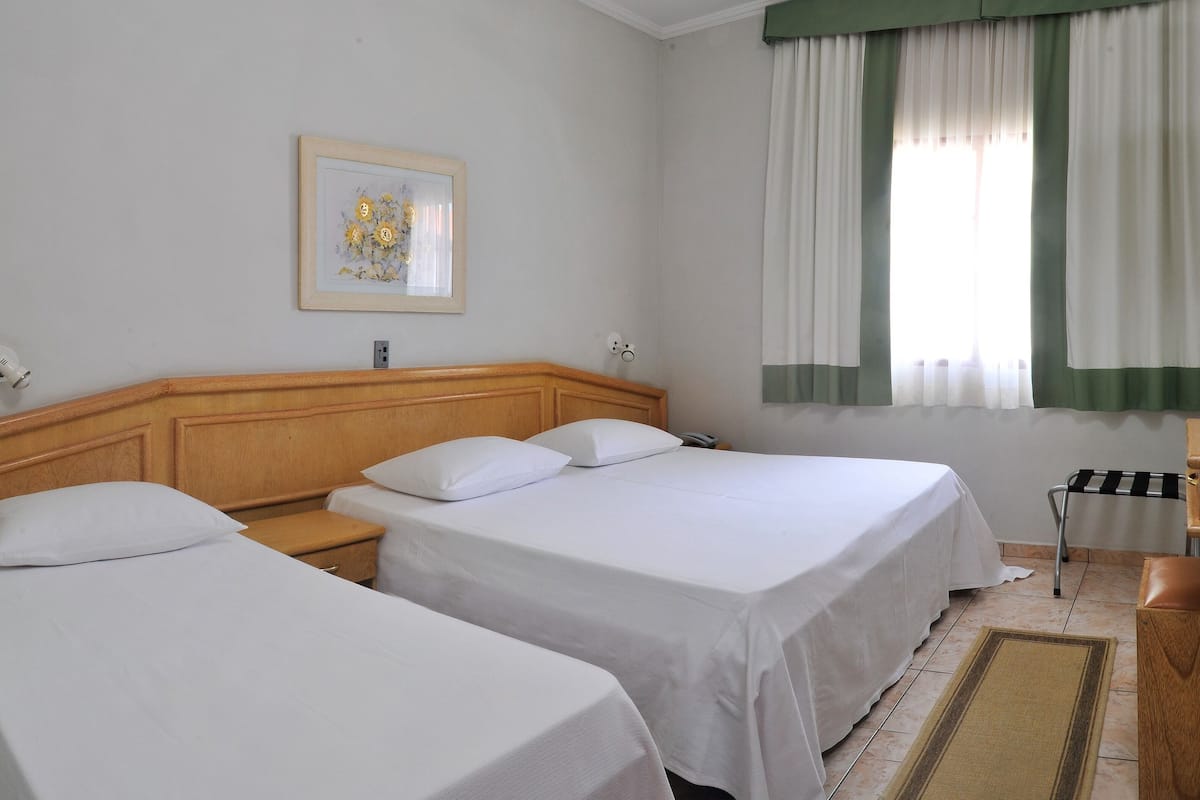 Deluxe Triple Room | Minibar, free WiFi
