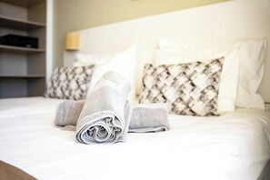 In-room safe, desk, blackout curtains, iron/ironing board - Coral Ocean View (Adeje)