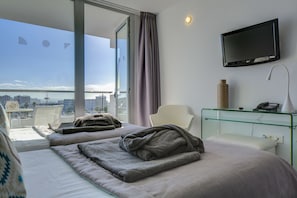 1 bedroom, in-room safe, desk, blackout drapes