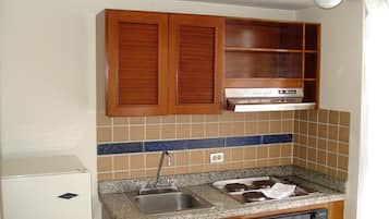 Fridge, stovetop