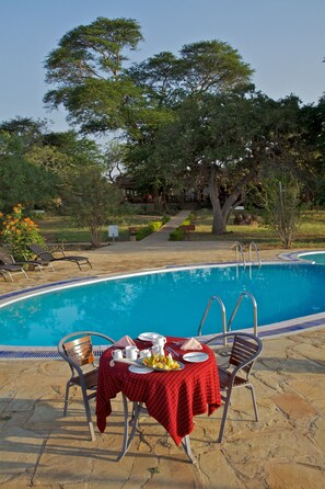 International cuisine - Ashnil Aruba Lodge (Voi)