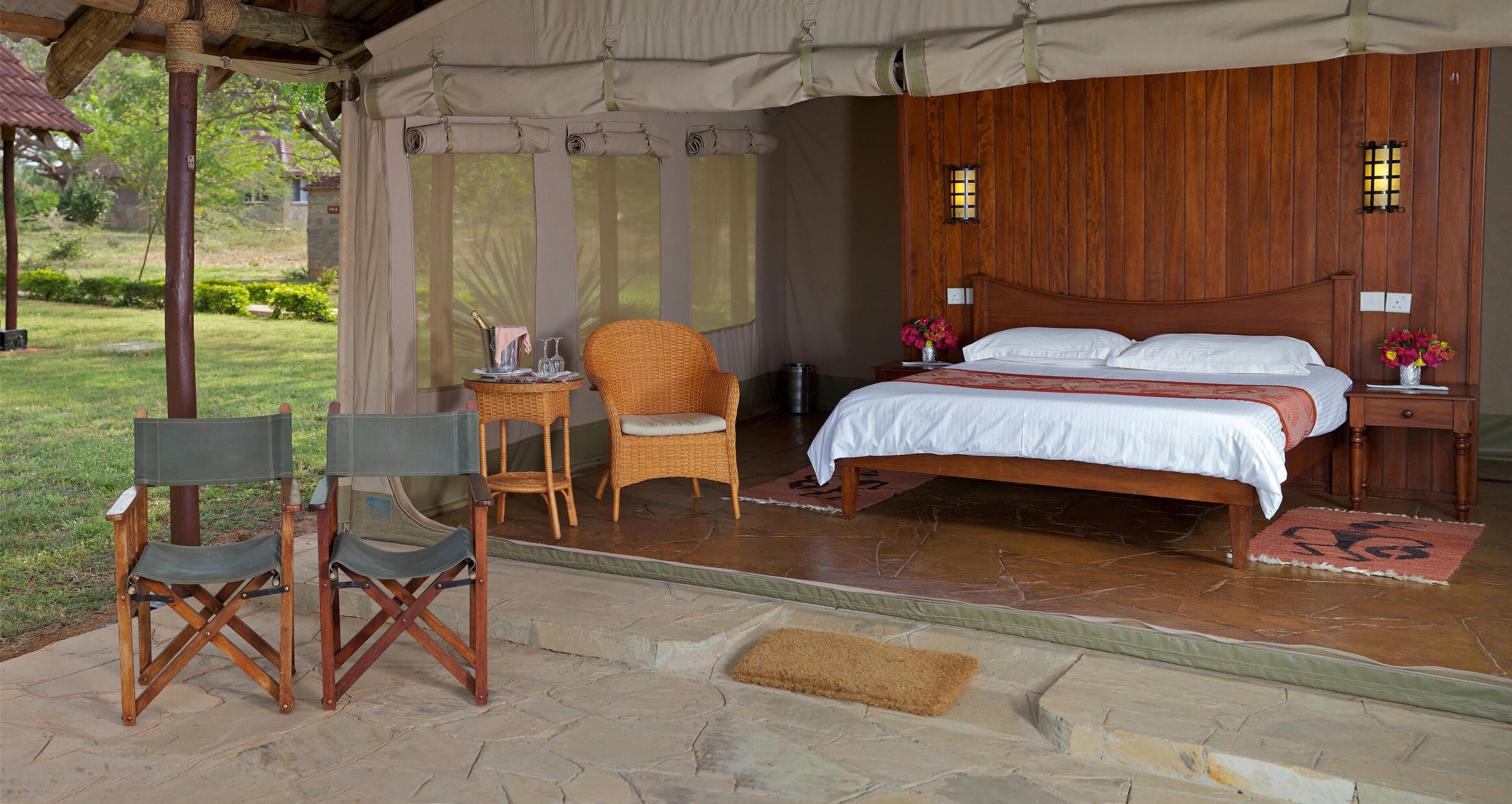 高級寝具、セーフティボックス (室内)、デスク