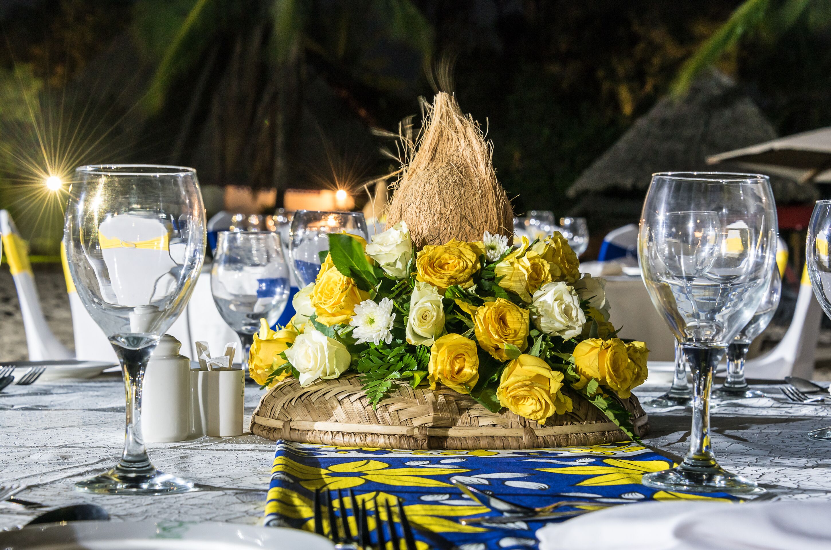 2 restaurants, international cuisine