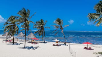 Private beach, sun loungers, beach umbrellas, beach towels