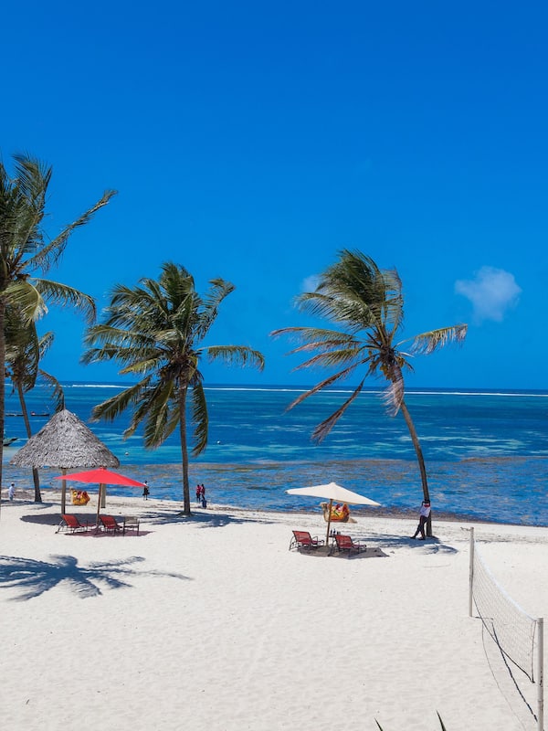 Private beach, sun loungers, beach umbrellas, beach towels
