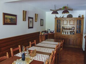 Free daily buffet breakfast  - B&B Da Nonna Li (Villetta Barrea)