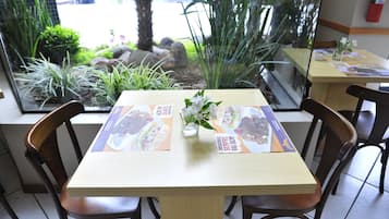 Free daily buffet breakfast