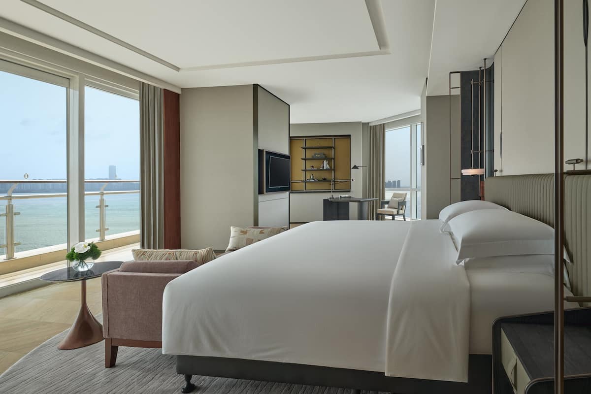 Suite, 1 Bedroom, Sea View | Minibar, in-room safe, desk, blackout drapes