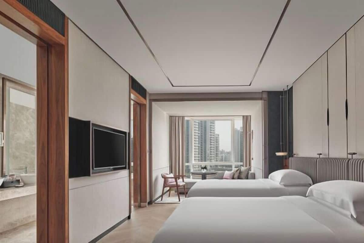2 Double Premium Lounge Access | Minibar, in-room safe, desk, blackout drapes