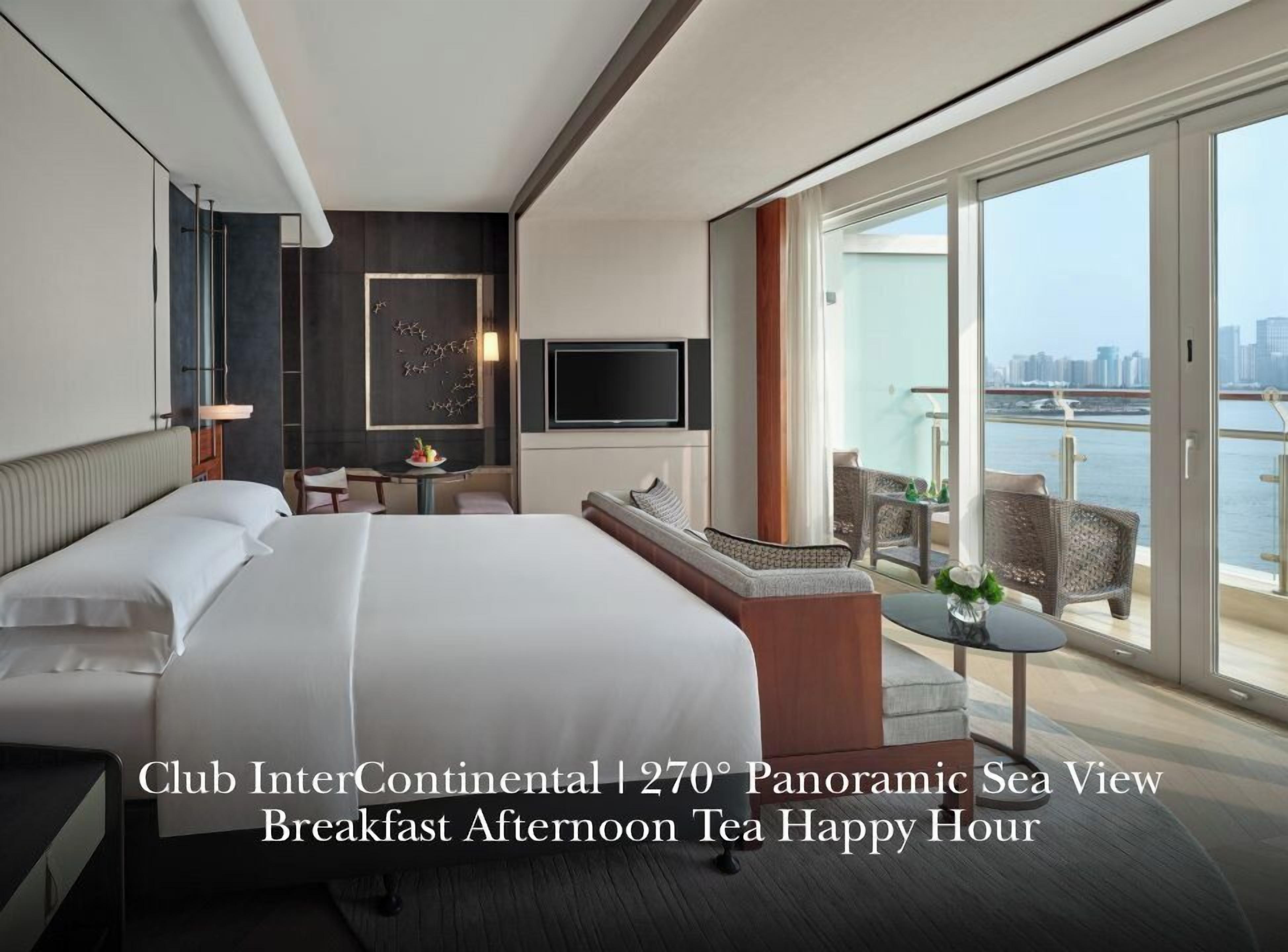 Premium-huone, club-loungen käyttöoikeus (Sea View) | Minibaari, tallelokero huoneessa, työpöytä, pimennysverhot