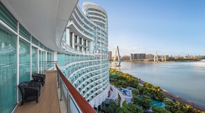 Terrace/patio - InterContinental Haikou Seaview by IHG (Haikou)
