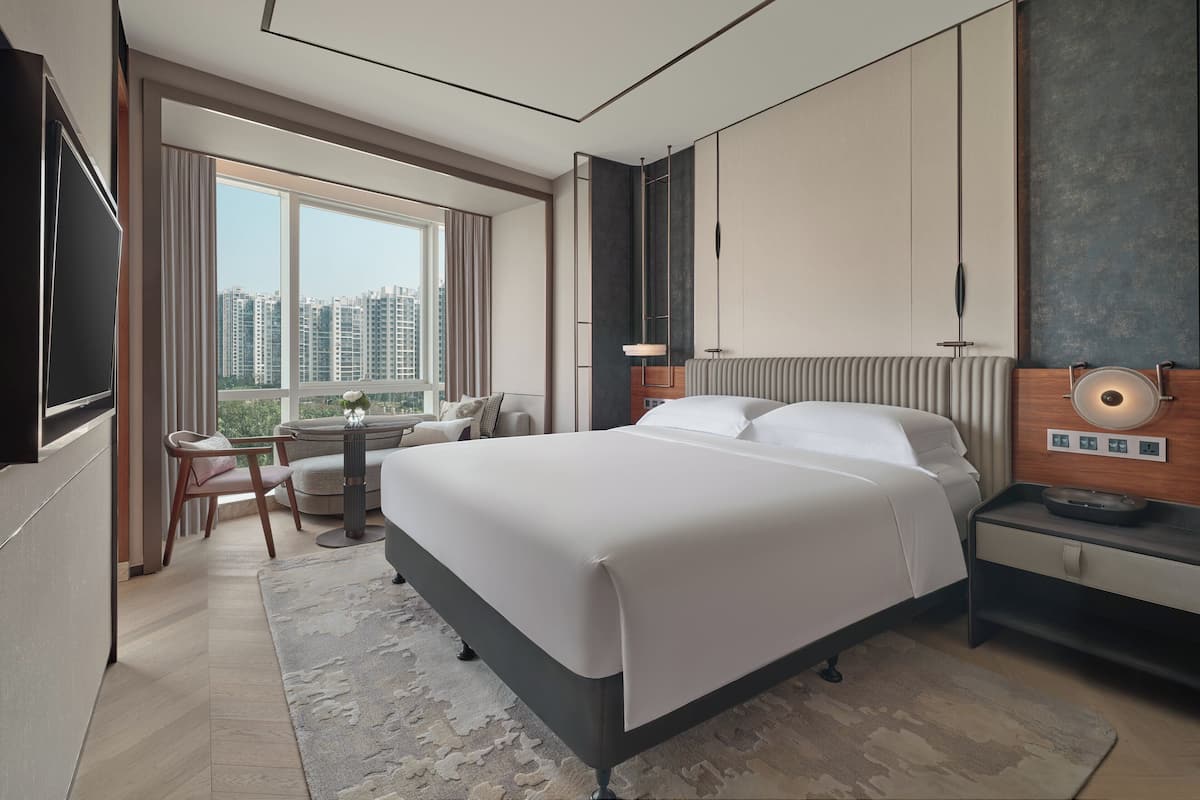 Minibar, in-room safe, desk, blackout drapes
