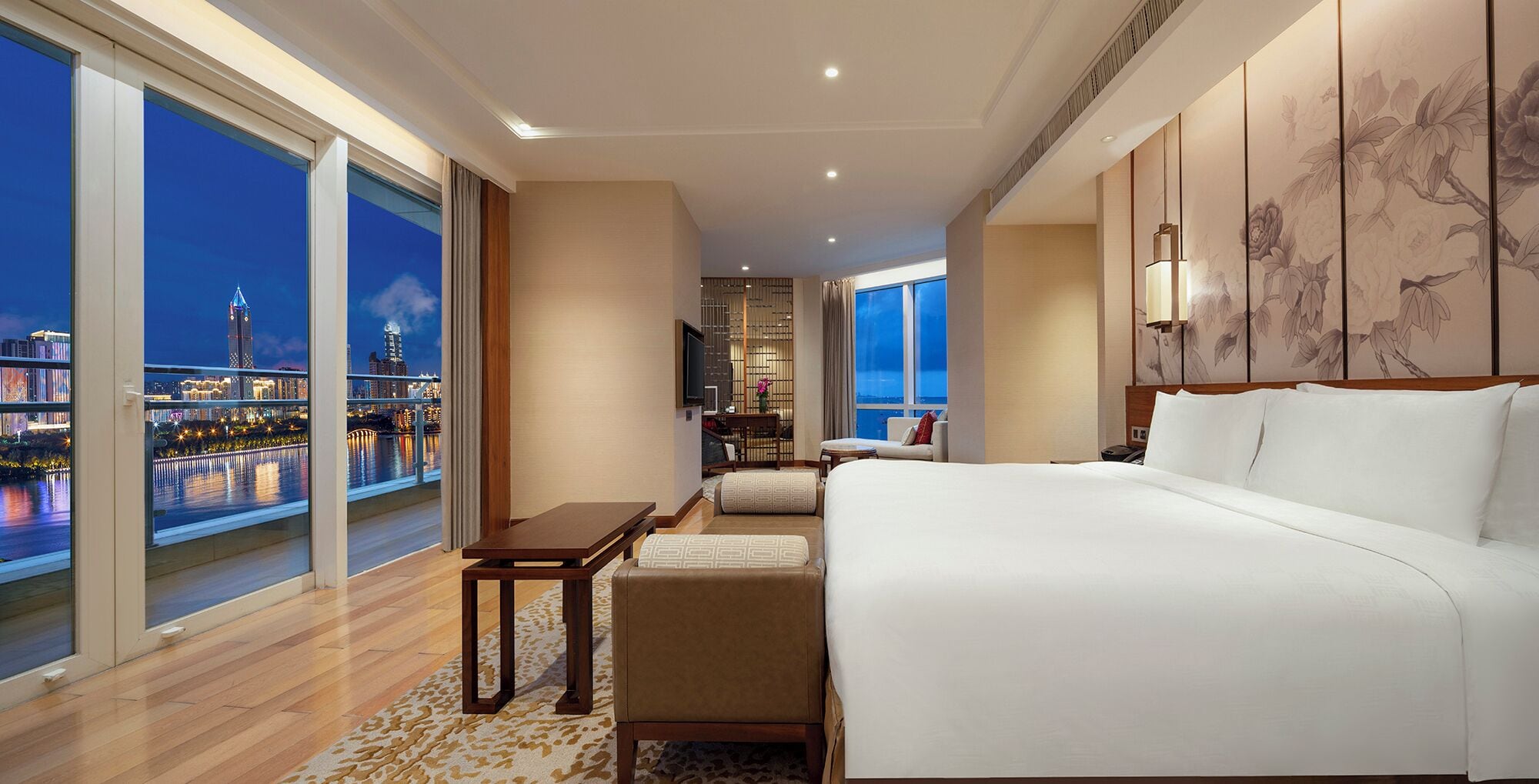 Grand Suite, 1 Twin Bed, Sea View (Presidential) | Minibar, in-room safe, desk, blackout drapes