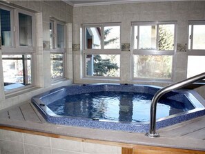 Bañera de hidromasaje interior