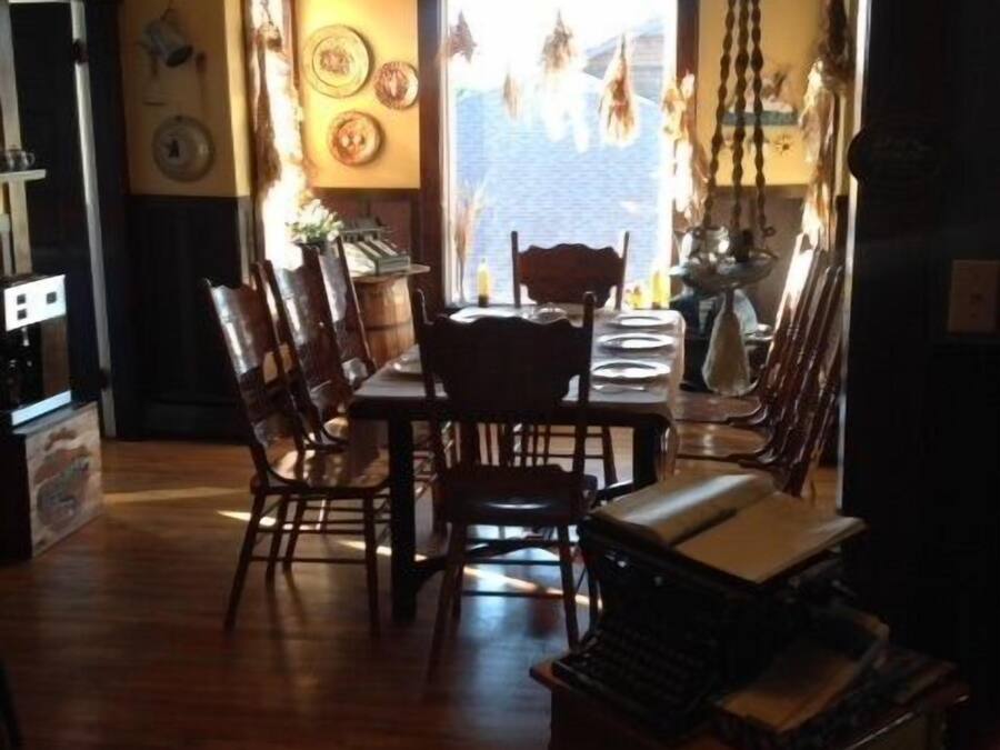 Breakfast area