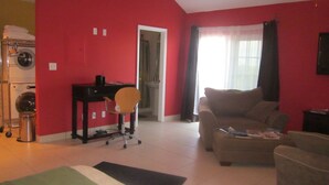Villa, 1 Queen Bed | Living area