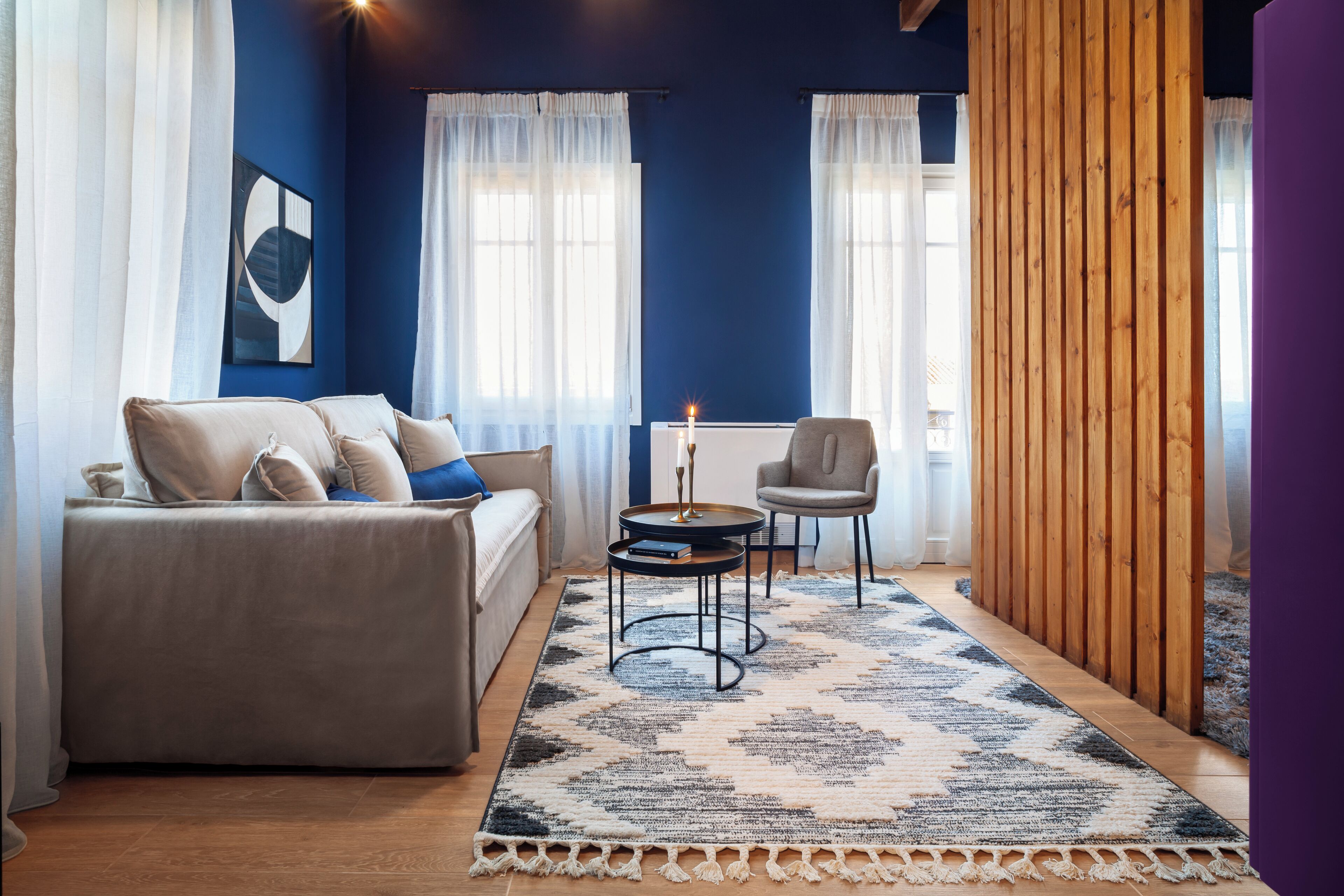 Studio Suite | Living area | Flat-screen TV