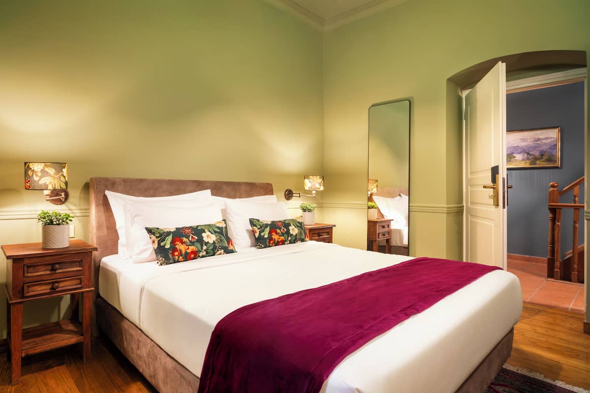 1 habitación, ropa de cama de alta calidad y escritorio