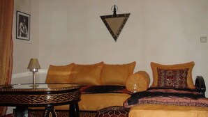 Suite | Living area | Flat-screen TV - Riad Arambys (Essaouira)