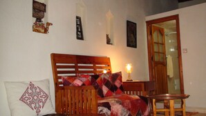 Double Room | Living area | Flat-screen TV - Riad Arambys (Essaouira)