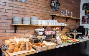Daily buffet breakfast (EUR 12 per person) - Charming & Cozy Ambiente Apartments (Bratislava)