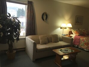 Ropa de cama de alta calidad, cortinas blackout y wifi gratis 