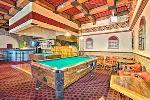 Billiards - Hotel Motel Penn - Mass (Trois-Rivieres)